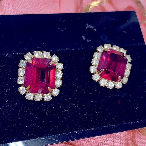 ๐Womenโs Stunning Red Rubies/Diamond Gold-Tone Post Studs | A Gift Sheโll Lโฅ๏ธVE - Picture 5 of 16